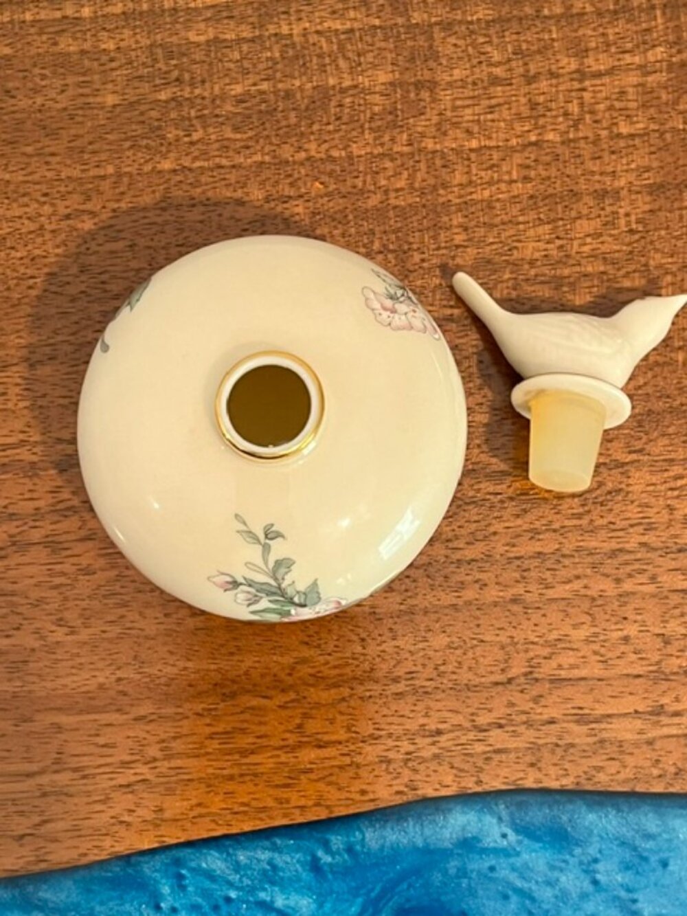 Vtg Lenox Serenade Porcelain Perfume Bottle with Bird Stopper Floral Gold Gilt - Picture 5 of 7